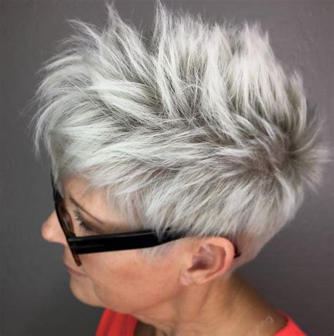 Cool 85 Short Haircuts For Older Women Reversing Old Age With Sassy Haircuts Check More At