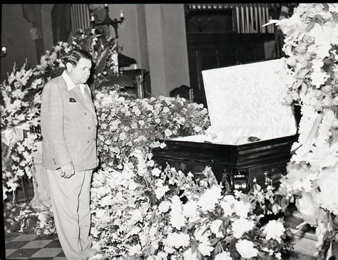 Babe Ruth Pays His Respects At Lou Gehrigs Funeral Lou Gehrig