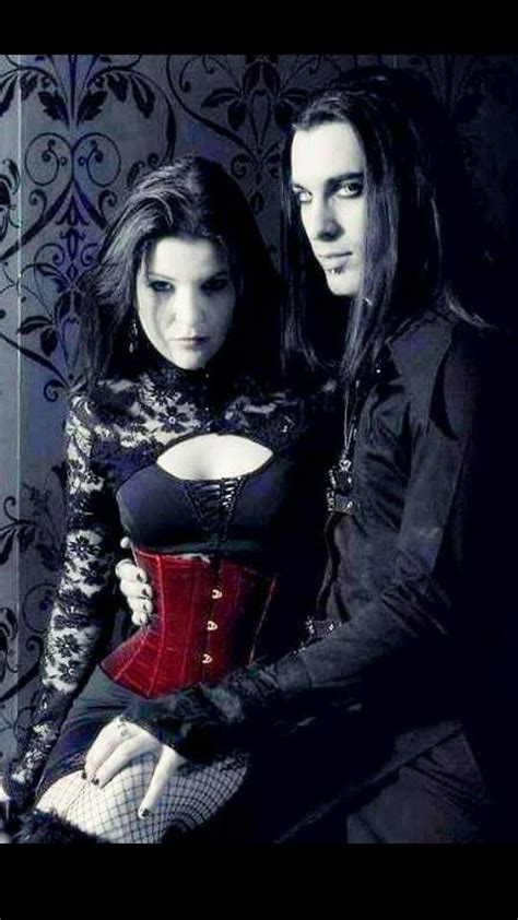 Pin By Gotounette On Fond Ecran Gothic Girls Romantic Goth Goth Girls