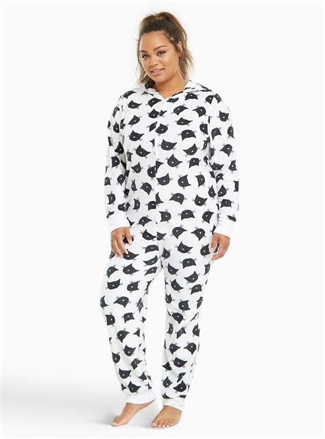 7 Plus Size Sleepwear Pieces Thatll Keep Warm And Cozy This Fall