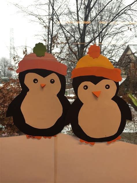 Sondern kann auch richtig spaß machen. Fensterbilder Pinguine | Halloween crafts for kids, Fun ...