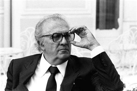 Federico Fellini Regista Biografia E Filmografia Ecodelcinema