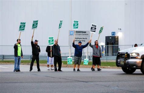 Uaw Expands Strike Against Gm To Include Largest Plant Seeking Alpha