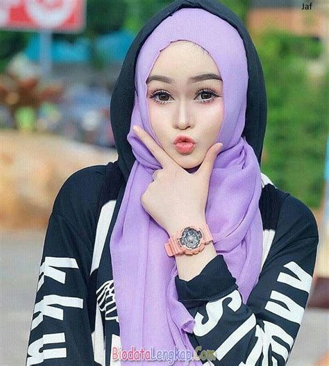 Pin Oleh Ava Di Beautiful Hijab Jilbab Cantik Kecantikan Gaya Hijab