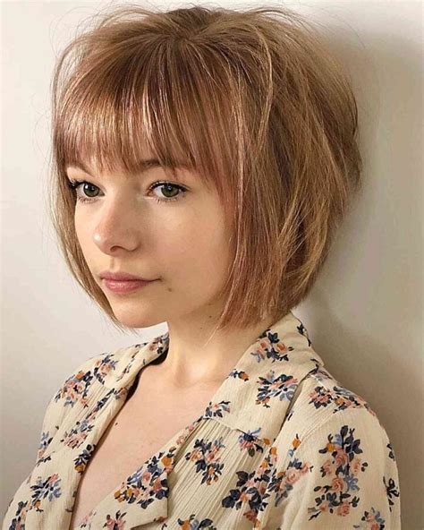 35 Chic Short Layered Bob With Bangs For An Eye Catching Crop