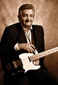 Bob Wootton–Johnny Cash’s Tennessee Three Guitarist—Has Died | Saving ...