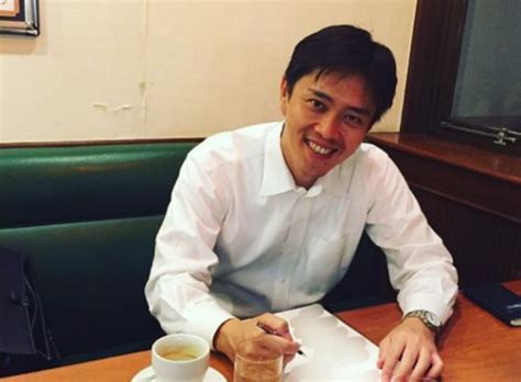The site owner hides the web page description. 【画像30枚】吉村洋文知事がイケメンすぎ!若い頃・マスク姿が ...
