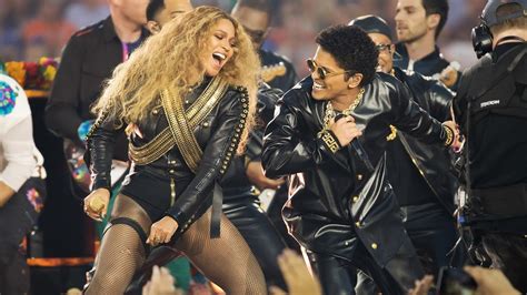 Beyoncé And Bruno Mars Crash The Pepsi Super Bowl 50