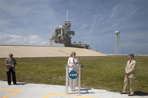 Spacex Signs 20 Year Lease For Historic Launch Pad 39a Nbc News