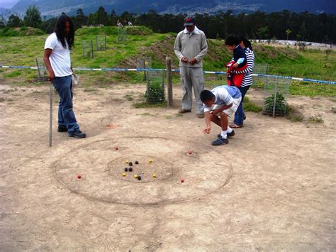 Luego de 10 años, sin que haya aún la rayuela es un juego tradicional conocido y jugado en la mayoría de países del mundo. Mario Vásconez: Ecuador 61: "Los Juegos de Hace Fuuu…" en el Parque Metropolitano Guangüiltagua.