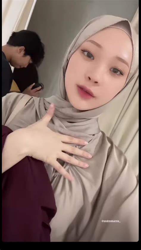 Julia Prastini Story Of Instagram Juliaprt7 Gaya Hijab Kasual Gaya