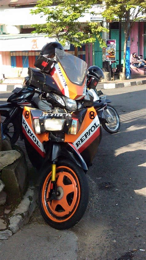 Modifikasi motor honda karisma 125 paling menakjubkan 2011 modenas. Gambar Modifikasi Honda Karisma Terlengkap | Kumpulan ...