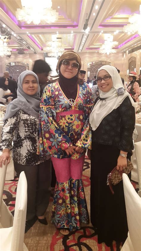 Tema majlis makan malam ini adalah ethnic tradisonal glamorous. Coretan Aku...: Makan Malam Tahunan 2015 - Tema : GO RETRO ...