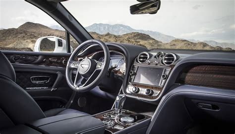 Bentley Bentayga Named Suv Of The Year By Robb Report Uk