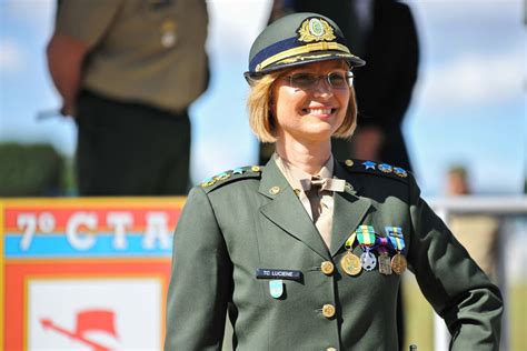 Exército Empossa Primeira Mulher No Comando De Quartel De Engenharia Cleber Barbosa