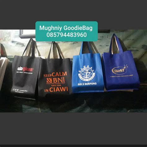 Jual Tas Nama Goodie Bag Kain Spunbond Tote Bag Sablon Custom Jakarta Timur Mughniy