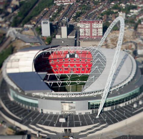 Stadion, areena tai urheiluhalli paikassa wembley, brent, united kingdom. Nationalmannschaft: Hamanns folgenreiches Tor beim Wembley ...