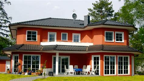 Überwiegend flache walmdächer , eine cremefarbene fassade und sprossenfenster sorgen ebenso dafür wie die oft auftretenden überdachungen, die dem stil des eigentlichen daches entsprechen. Häuser Im Toskana Stil - Wayneegade