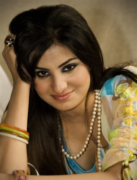 Fashion Mania Sataesh Khan Hottest Pakistani Model