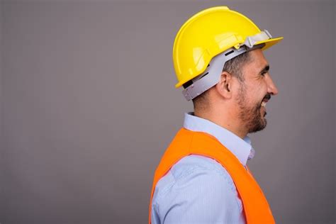 Premium Photo Handsome Bearded Man Construction Worker