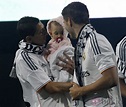 Ángel Di María con su hija Mía en la celebración de la décima Champions ...