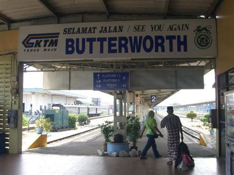 Kecocokan nama berdasarkan nama depan. Stesen Keretapi Tanah Melayu