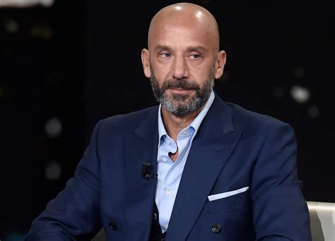 Gianluca vialli arrived as a star signing under ruud gullit's management in 1996 and went onto under vialli chelsea would go onto lift the 1998 league cup, the 1998 cup winners cup and the. Gianluca Vialli dopo la chemio: «Che sono felice lo dico ...