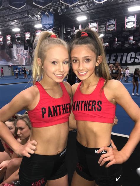 Pin By Aaron Hill On Cuties1 Cheer Outfits Sexy Cheerleaders