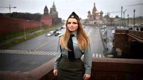 yulia kharlamova militar rusa causa furor en interne youtube