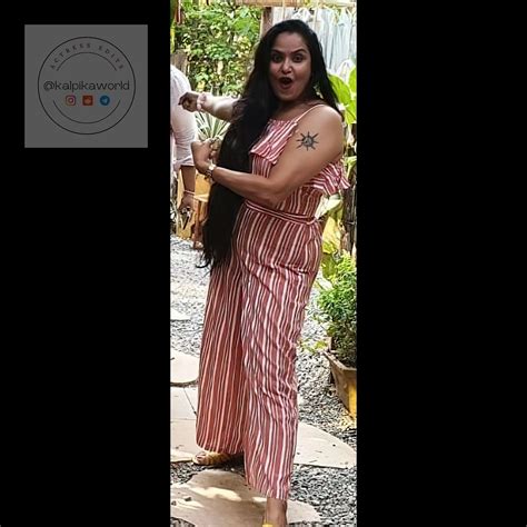 Pragathi Aunty Is The Hottest Milf With Thick Wide Arms Rkalpikaworld