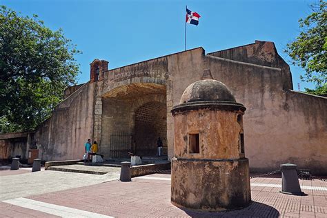 puerta del conde ciudad colonial santo domingo consulado general de la república dominicana