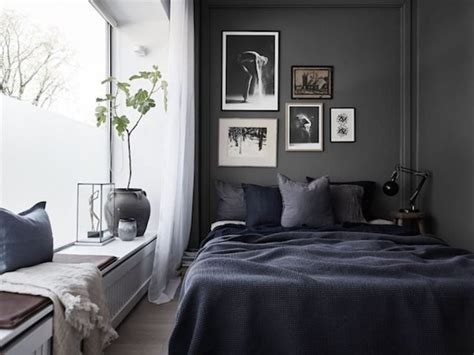 Padukan dengan furnitur berwarna hitam, putih, atau biru dongker untuk kesan futuristik dan minimalis. Desain Ruangan dengan Pilihan Warna Hitam, Warna "Gelap" yang Tampil Berani dan Bertenaga ...