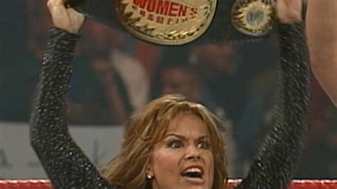 Video Ivory Vs Debra In A Wwf Womens Title Match In Raw 1999