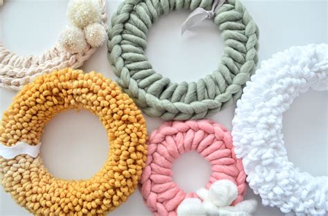 Chunky Crocheted And Finger Loop Yarn Wreaths — Apricot Polkadot