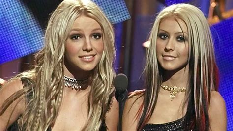 Christina Aguilera Tweets In Support Of Britney Spears After