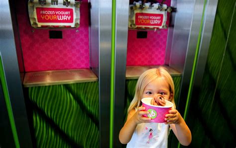 16 Handles Lets People Do Frozen Yogurt Their Way