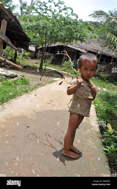Armes Kind Laos Stockfotos Und Bilder Kaufen Alamy