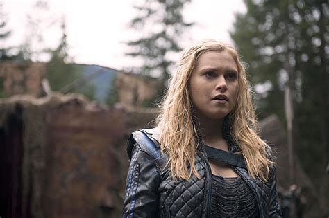 Clarke and her friends struggle with how to proceed after the fate of the world is revealed. The 100 - Season 3 - Clarke's New Grounder Girlfriend