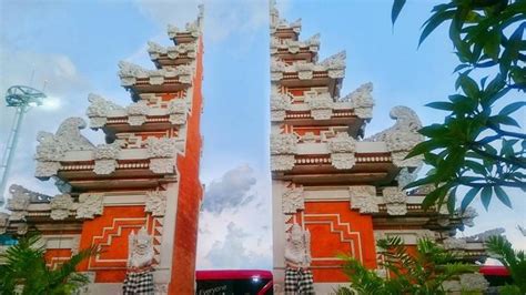 Candi bentar dan kori agung pura puseh desa adat munggu. Sketsa Rumah Adat Bali Gapura Candi Bentar - Info Terkait Rumah