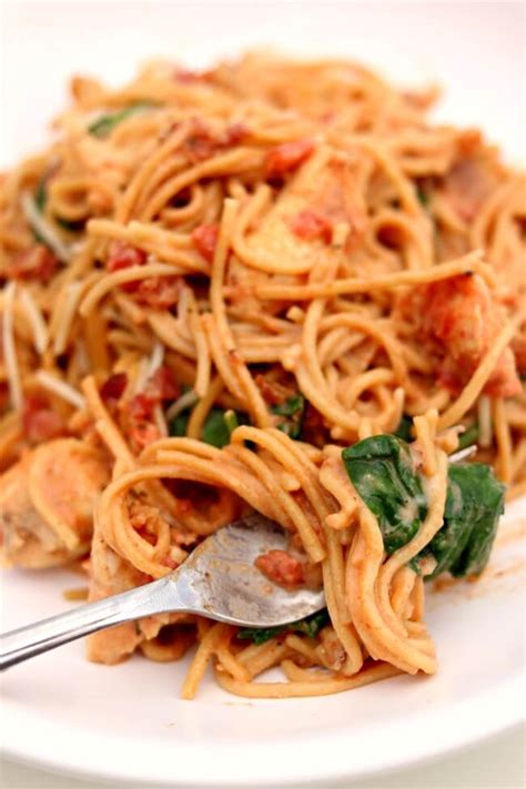 It takes less than 15 minutes (including the time to come to full pressure) to bring the meal to the table. Instant Pot Creamy Chicken Bacon Spaghetti - 365 Days of ...