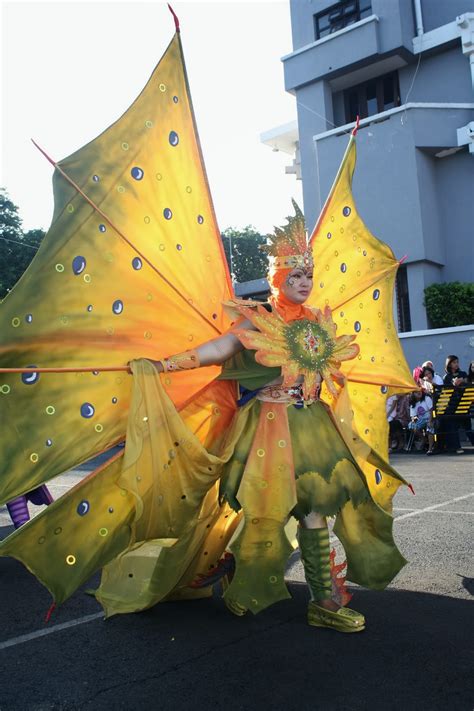 Dengan foto baju batik beresolusi tinggi, ananta batik harapkan dapat terlihat dengan detail setiap motif batik yang ditampilkan dari pembatik terbaik se. Helmyabstrak@gmail.com: Desain baju carnaval