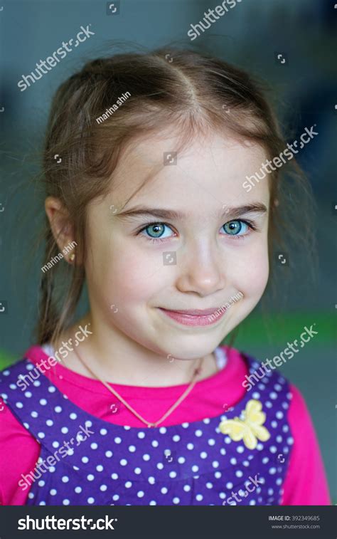 Brunette Girl Seven Years Old Smiling Stock Photo 392349685 Shutterstock