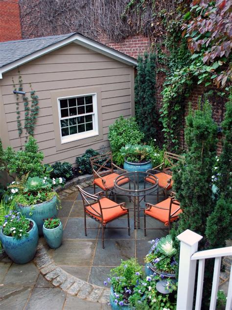 28 diy small backyard ideas that make a big statement. Mid-Century Design for Small Outdoor Spaces ...