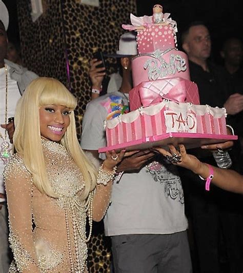 pin by 🖤𝒂𝒍𝒐𝒆𝒉𝒐𝒍𝒂🤍 on nicki minaj nicki minaj pictures birthday cake nicki minaj