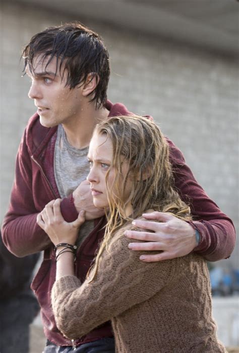 Movie Review Warm Bodies Is A Sweet Teen Romance Reel Life With Jane