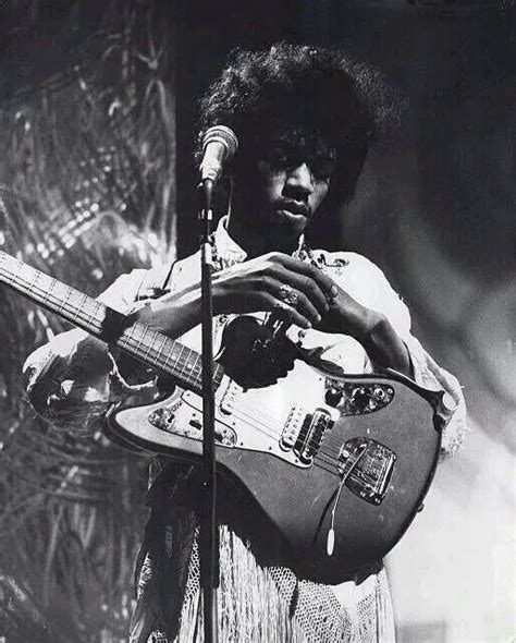 A Short Guide To The Lesser Known Guitars Of Jimi Hendrix Jimi