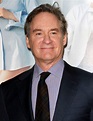 Kevin Kline 2021: Wife, net worth, tattoos, smoking & body facts - Taddlr