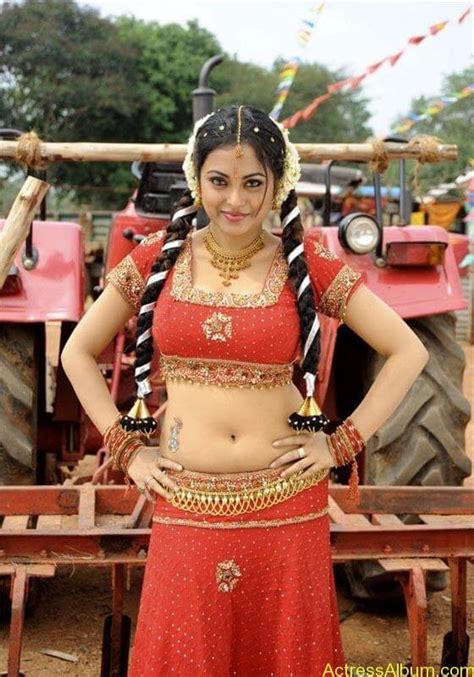 Meenakshi Hot Tamil Masala Actress Exposing Her Hot Deep Navel Actress Album