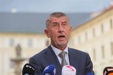 S moderátorkou zuzanou bubílkovou si povídal o čistě. GALERIE: ŠOK! Babiš přišel o své vlasy | FOTO 1 | Ahaonline.cz