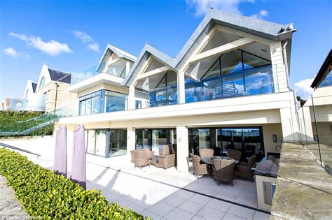 Luxury Home On Super Exclusive Sandbanks Peninsula Sells For £809m